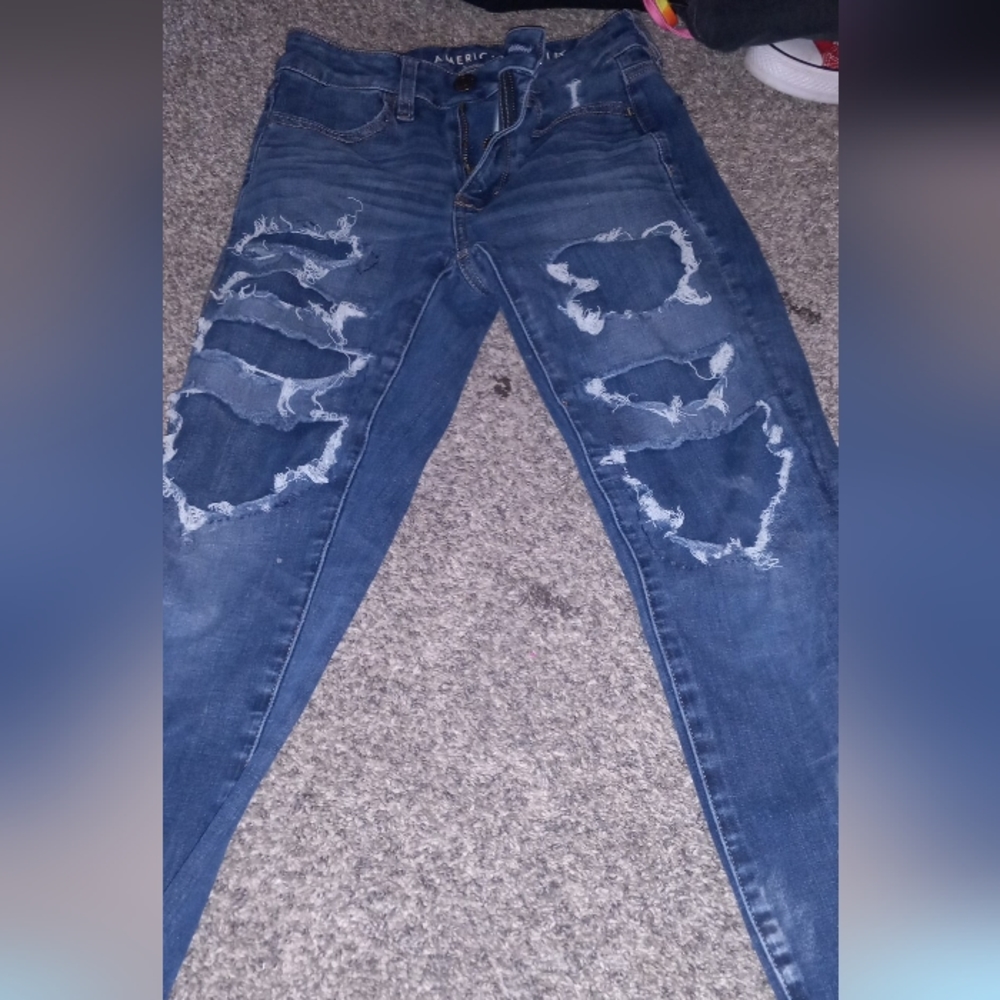 AMERICAN EAGLE JEANS SIZE 2 (W26) TRUE TO SIZE